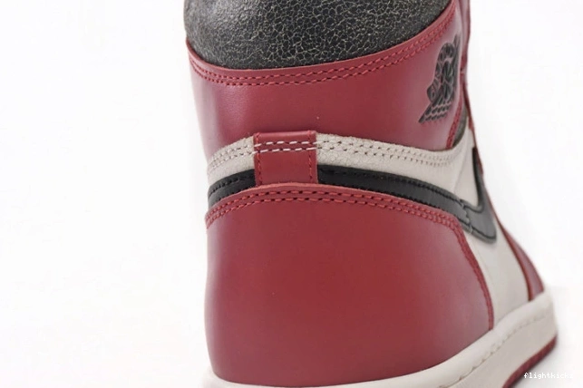 Jordan Chicago High 1 Retro DZ5485-612 Lost Found OG and 1116